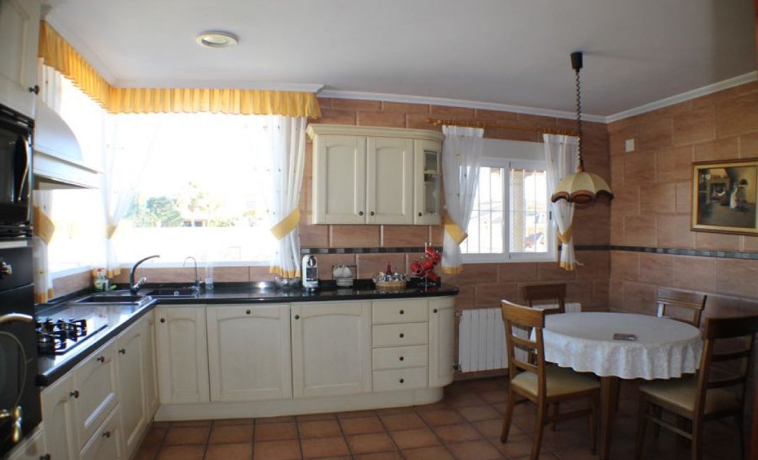 Resale - Villa -
Alfaz del Pi - Alfas del Pí