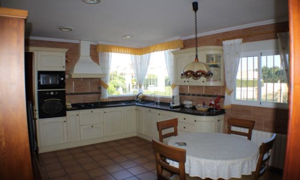 Resale - Villa -
Alfaz del Pi - Alfas del Pí