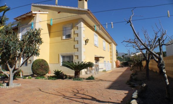 Resale - Villa -
Alfaz del Pi - Alfas del Pí