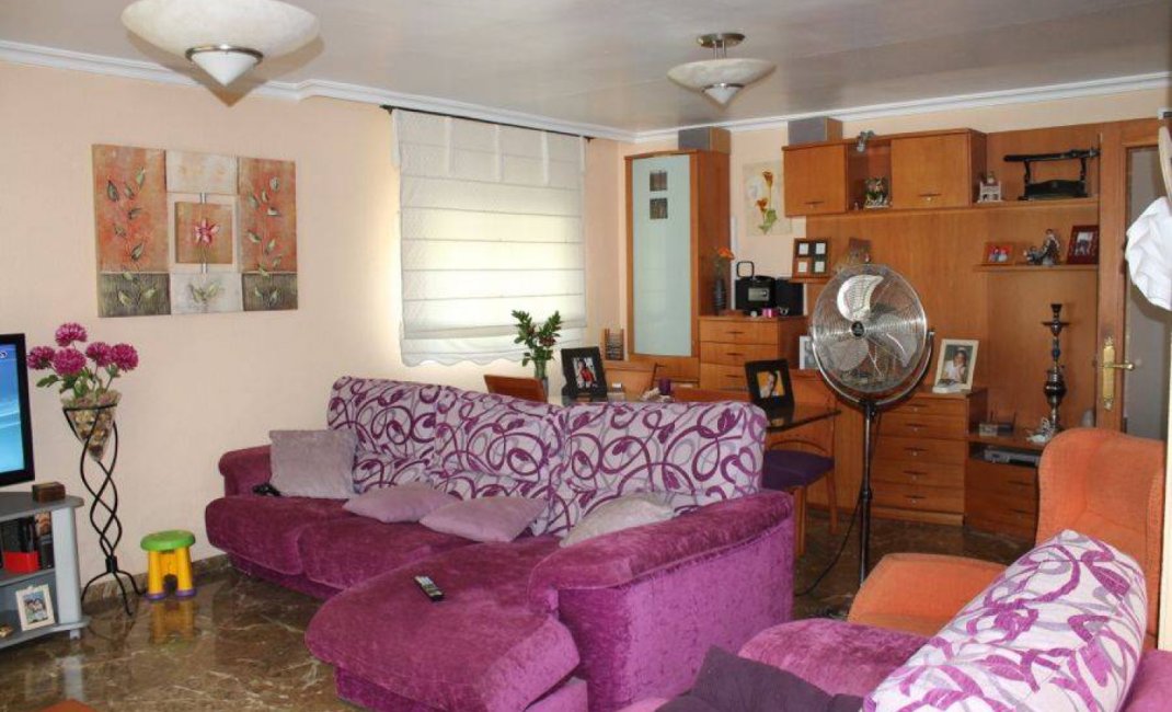 Resale - Villa -
Benidorm - Poniente