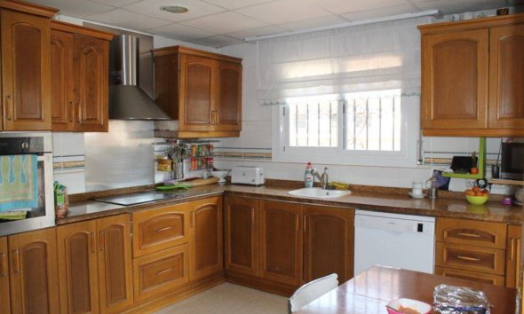 Resale - Villa -
Benidorm - Poniente