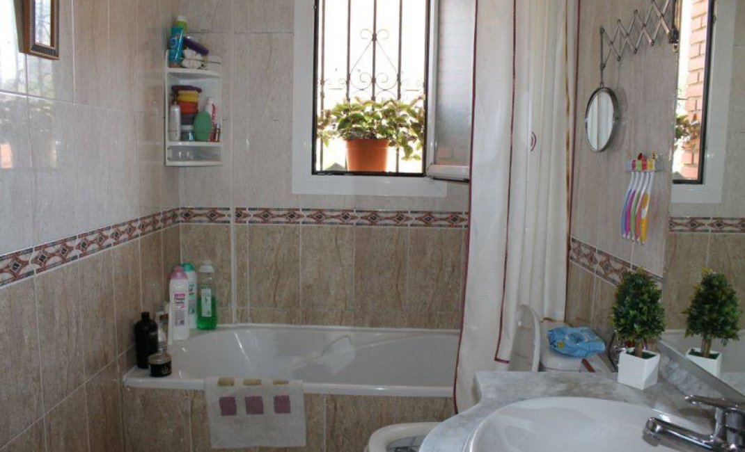 Resale - Villa -
Benidorm - Poniente