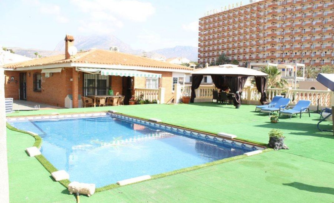 Resale - Villa -
Benidorm - Poniente