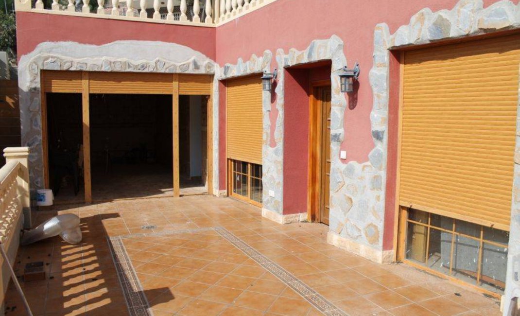 Resale - Villa -
Benidorm - Poniente