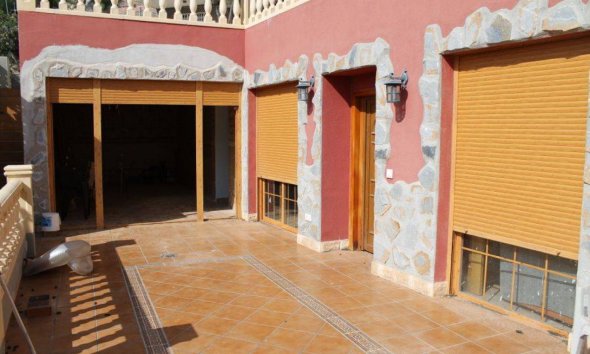 Resale - Villa -
Benidorm - Poniente