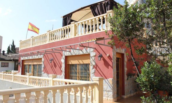 Resale - Villa -
Benidorm - Poniente