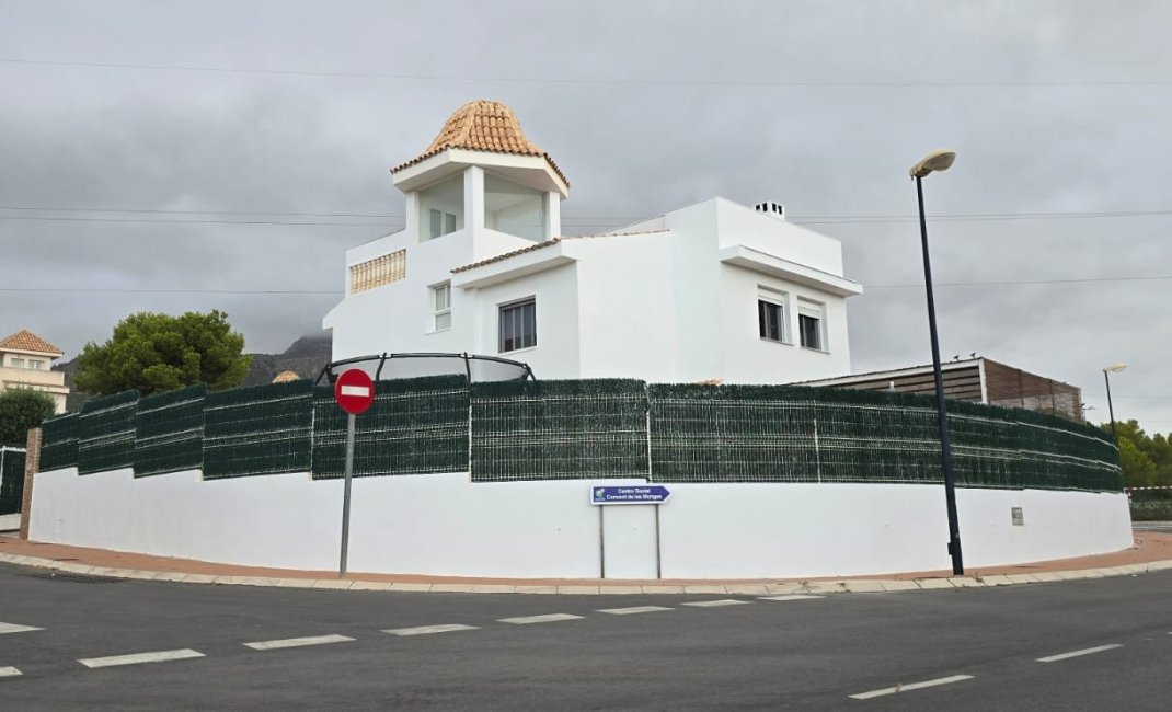 Revente - Villa -
La Nucía