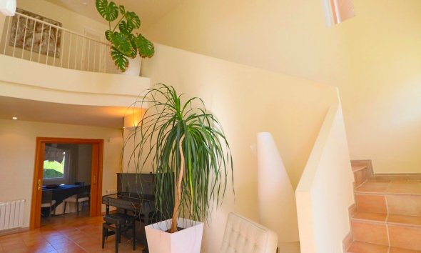 Resale - Villa -
Benidorm - Urbanizaciones