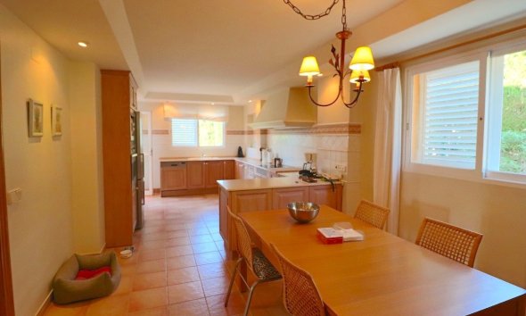 Resale - Villa -
Benidorm - Urbanizaciones