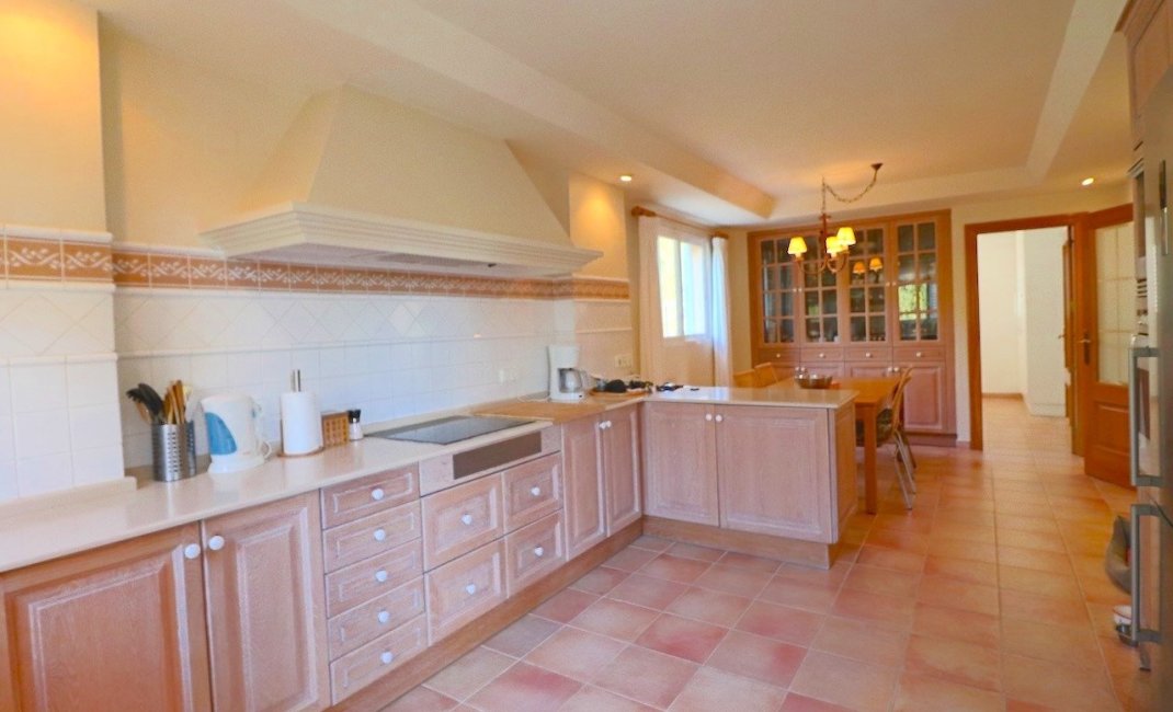 Resale - Villa -
Benidorm - Urbanizaciones