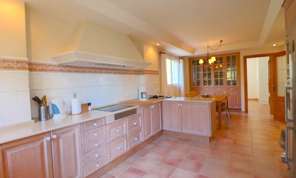 Resale - Villa -
Benidorm - Urbanizaciones