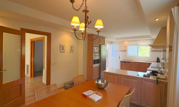 Resale - Villa -
Benidorm - Urbanizaciones