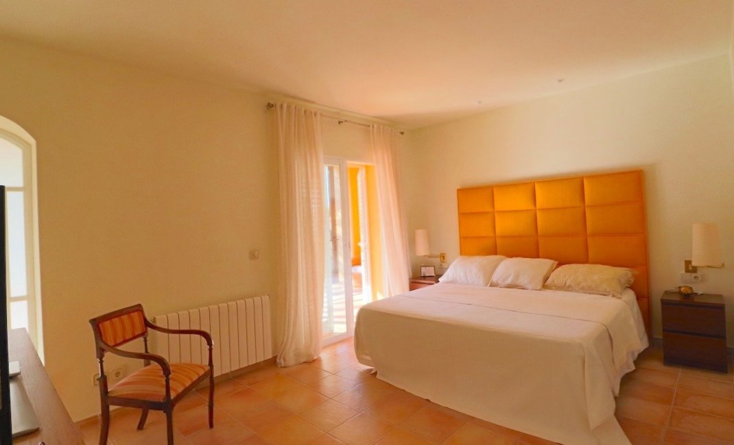 Resale - Villa -
Benidorm - Urbanizaciones