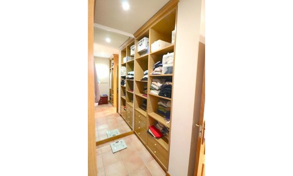 Resale - Villa -
Benidorm - Urbanizaciones