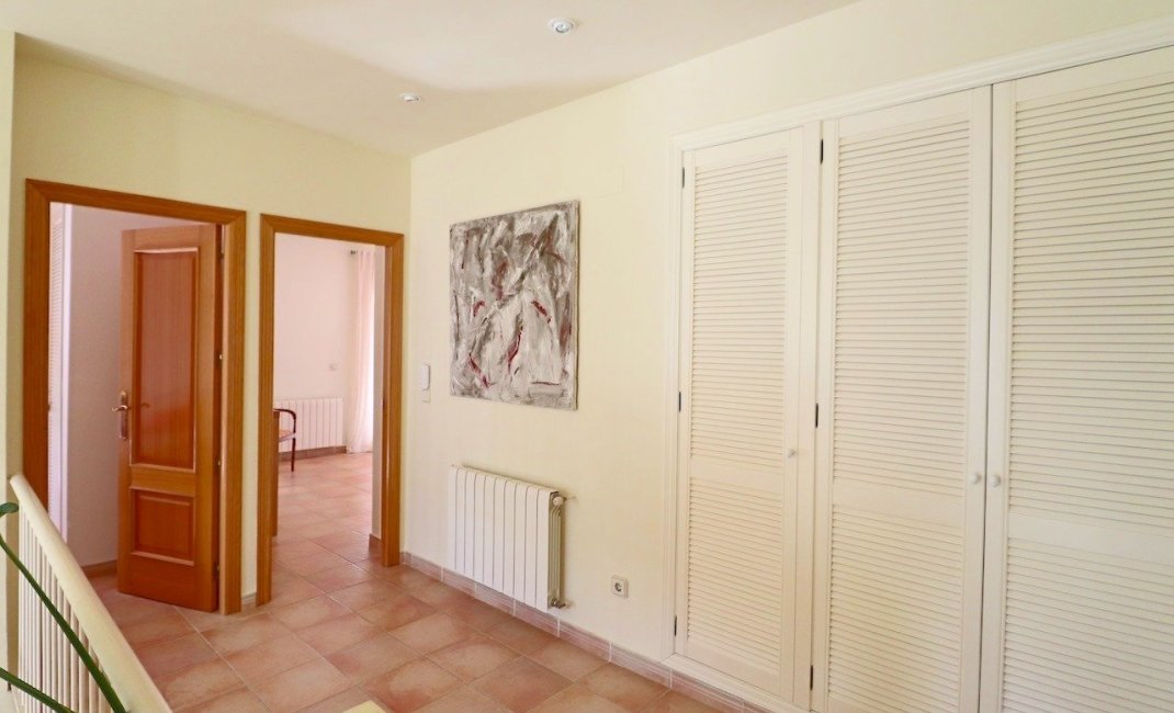 Resale - Villa -
Benidorm - Urbanizaciones