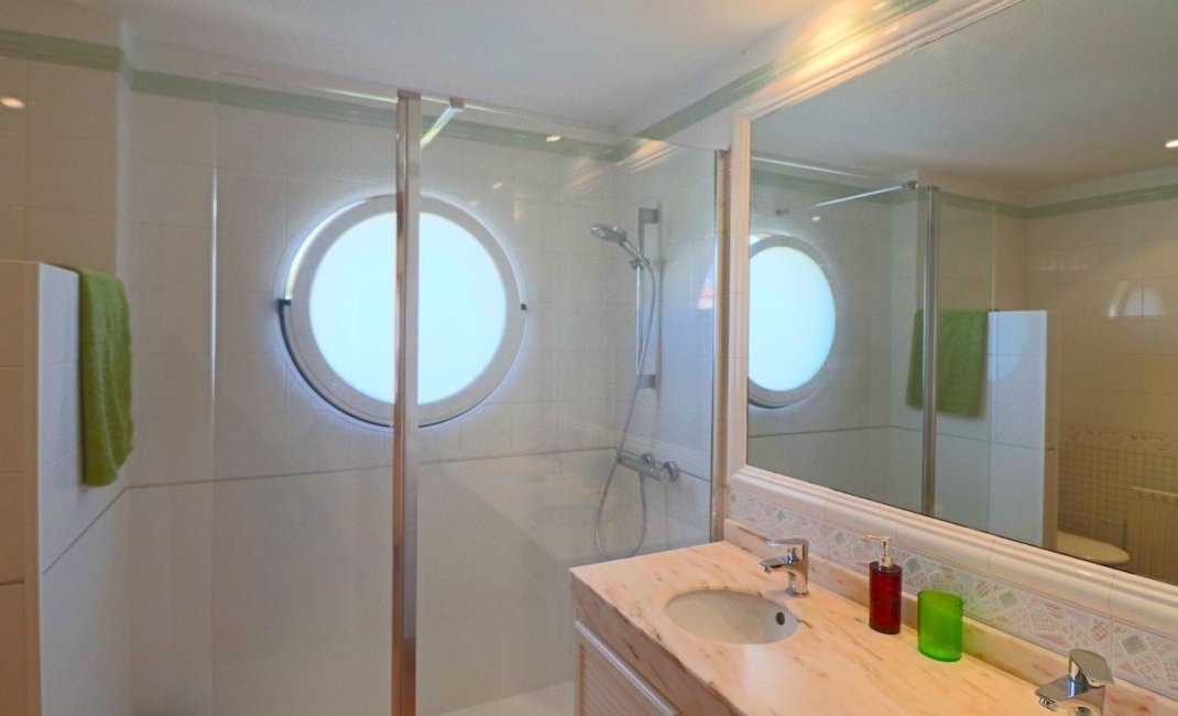 Resale - Villa -
Benidorm - Urbanizaciones