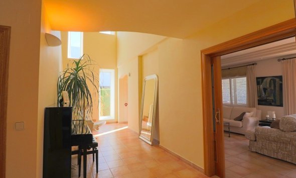 Resale - Villa -
Benidorm - Urbanizaciones