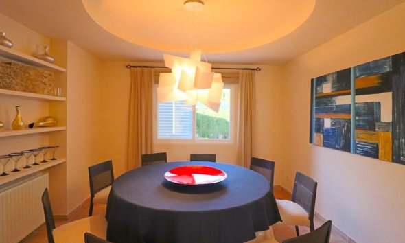 Resale - Villa -
Benidorm - Urbanizaciones