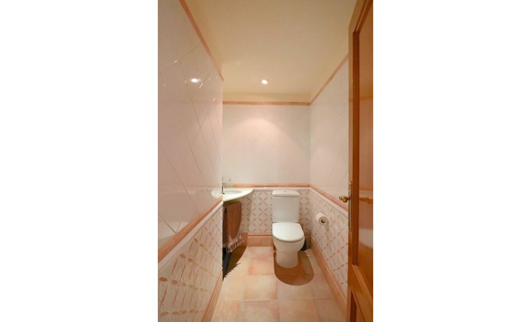 Resale - Villa -
Benidorm - Urbanizaciones