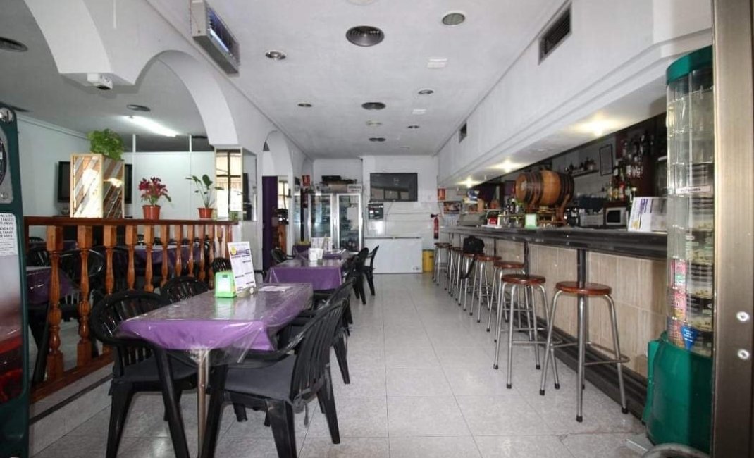 Resale - Commercial -
Benidorm - Colonia Madrid / Foietes