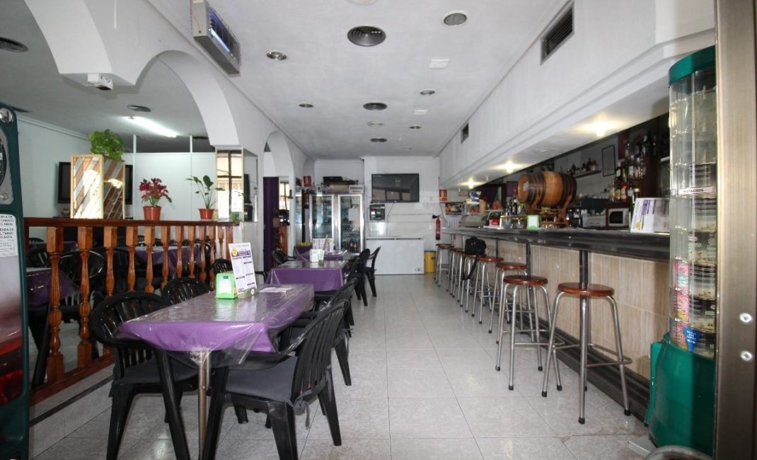 Resale - Commercial -
Benidorm - Colonia Madrid / Foietes