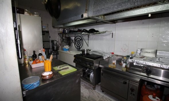 Resale - Commercial -
Benidorm - Colonia Madrid / Foietes