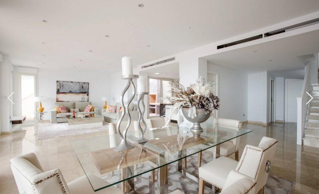 Herverkoop - Villa -
Moraira