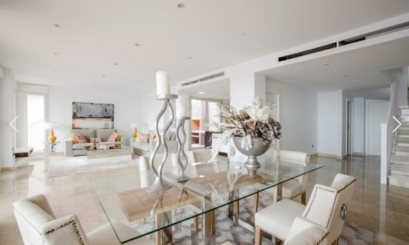 Herverkoop - Villa -
Moraira