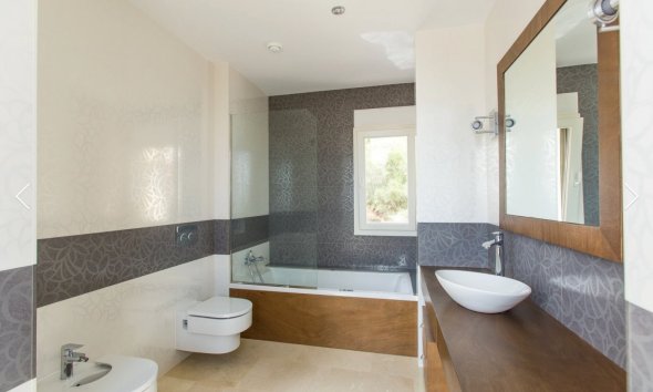 Herverkoop - Villa -
Moraira