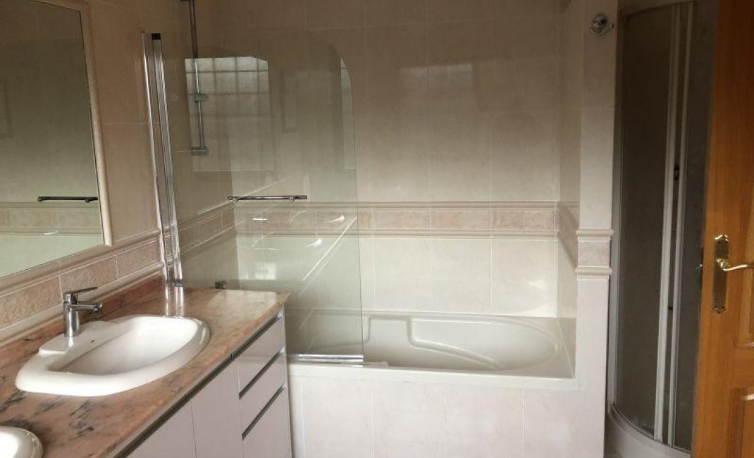 Resale - Villa -
Benidorm - Poniente