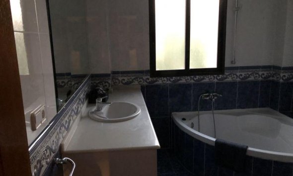 Resale - Villa -
Benidorm - Poniente