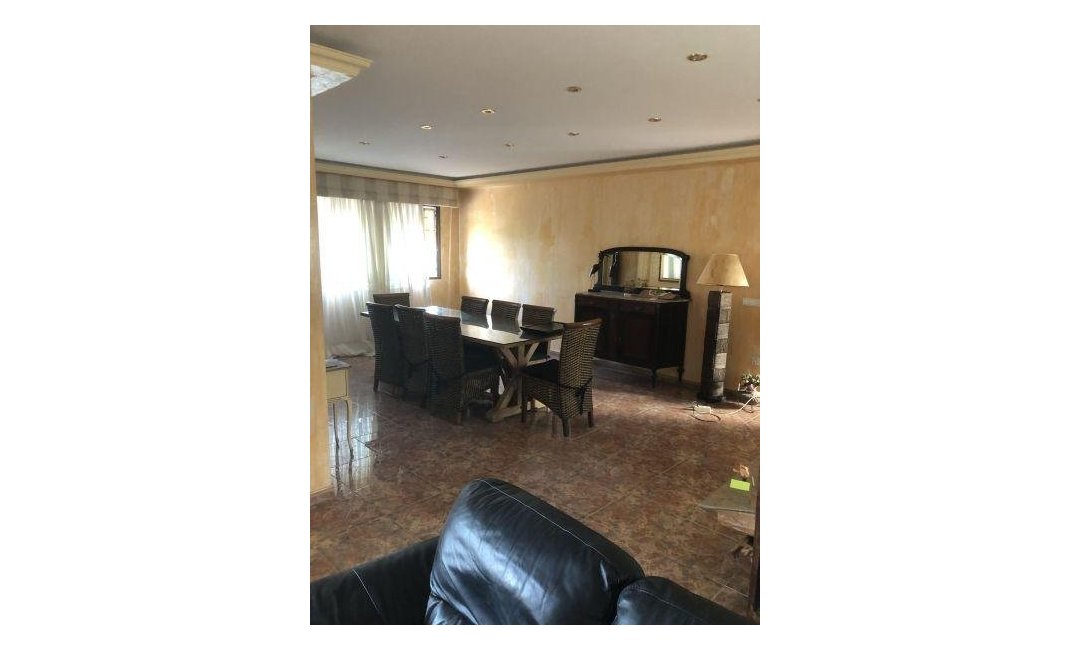 Resale - Villa -
Benidorm - Poniente