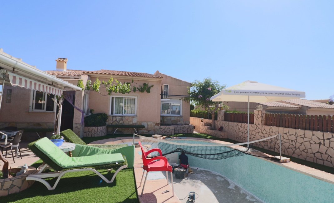 Resale - Townhouse / Semi -
La Nucía - Urbanisations