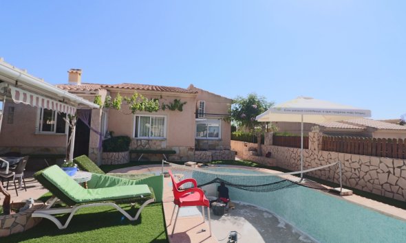 Resale - Townhouse / Semi -
La Nucía - Urbanisations