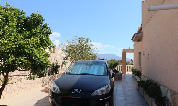 Resale - Townhouse / Semi -
La Nucía - Urbanisations