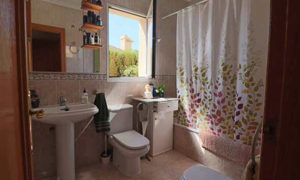 Resale - Townhouse / Semi -
La Nucía - Urbanisations