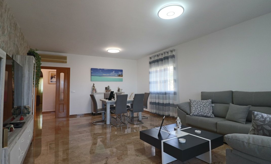 Resale - Townhouse / Semi -
La Nucía - Urbanisations