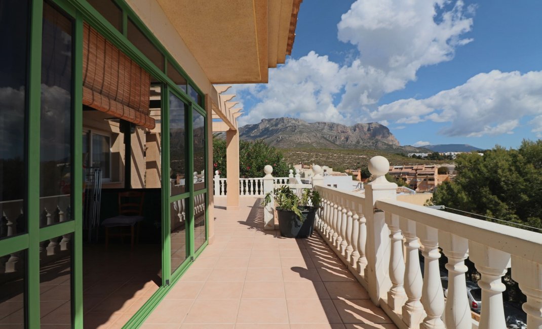 Resale - Townhouse / Semi -
La Nucía - Urbanisations