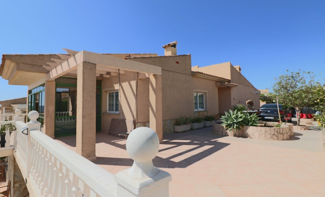 Resale - Townhouse / Semi -
La Nucía - Urbanisations