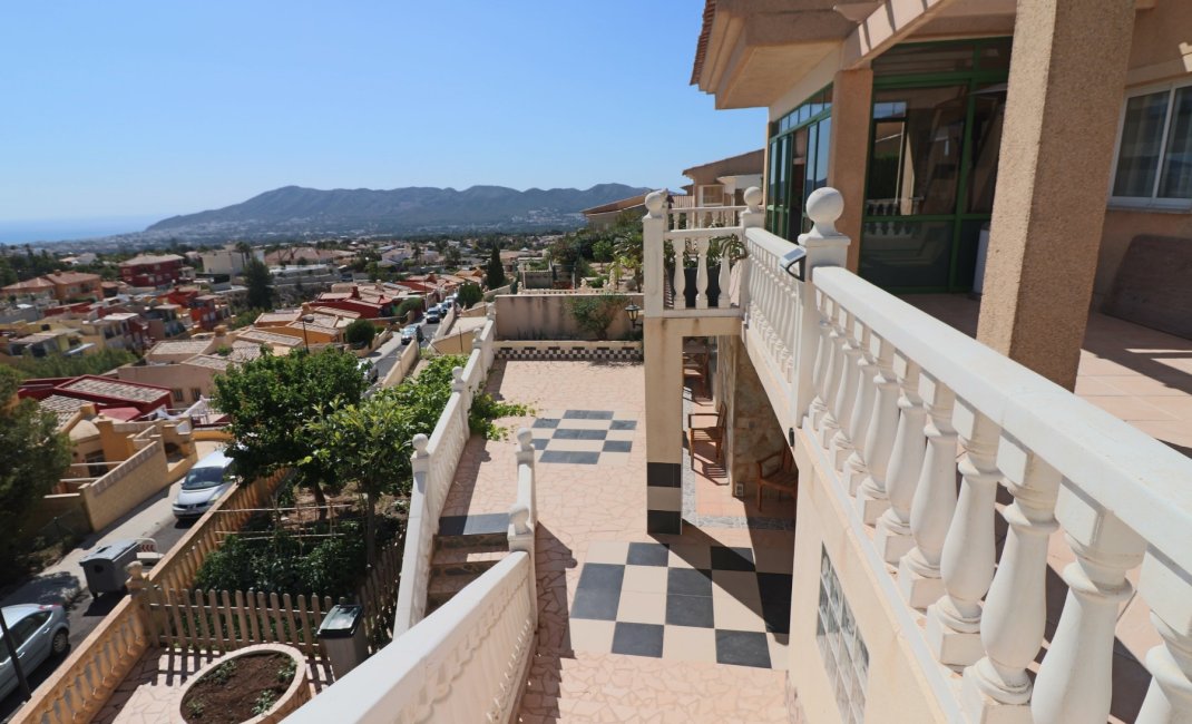 Resale - Townhouse / Semi -
La Nucía - Urbanisations