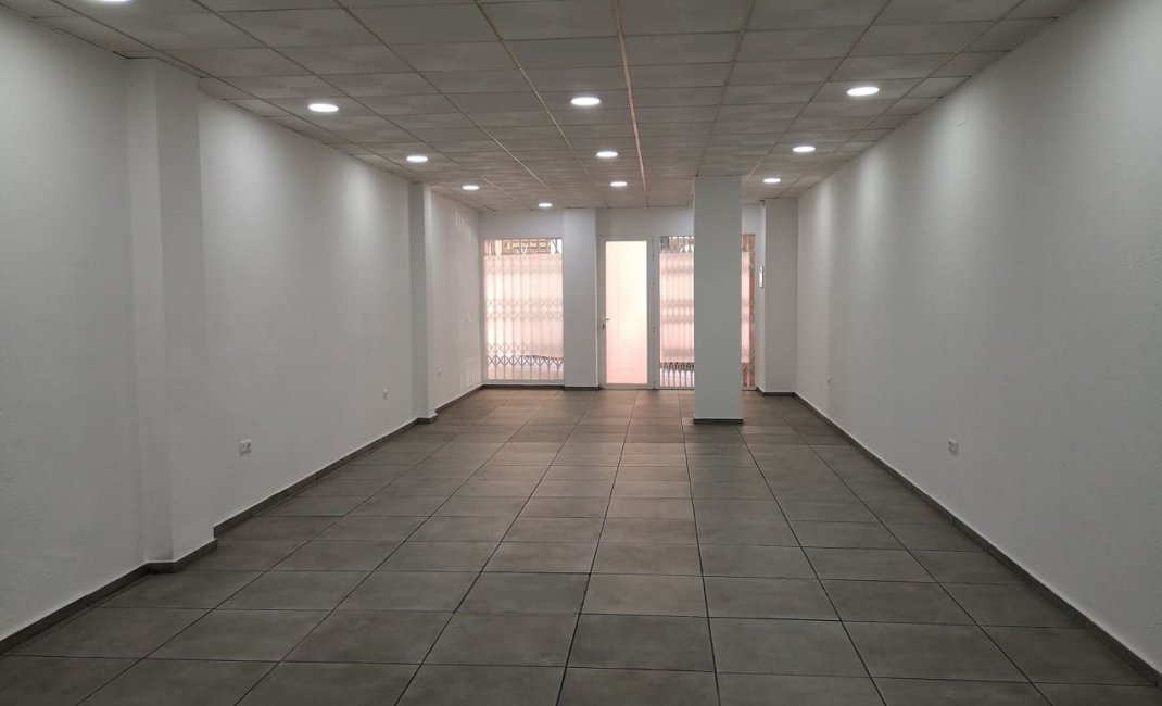 Resale - Commercial -
Benidorm - Colonia Madrid / Foietes