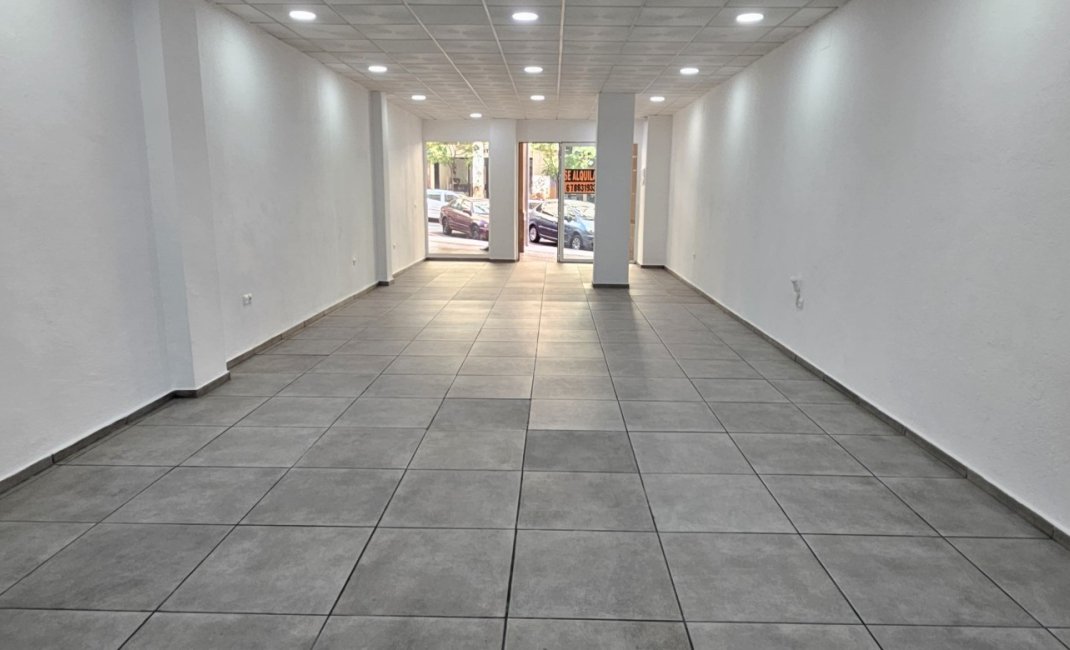 Resale - Commercial -
Benidorm - Colonia Madrid / Foietes