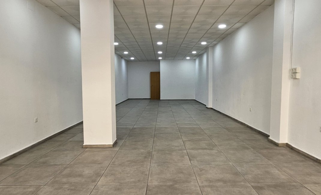 Resale - Commercial -
Benidorm - Colonia Madrid / Foietes