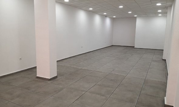 Resale - Commercial -
Benidorm - Colonia Madrid / Foietes