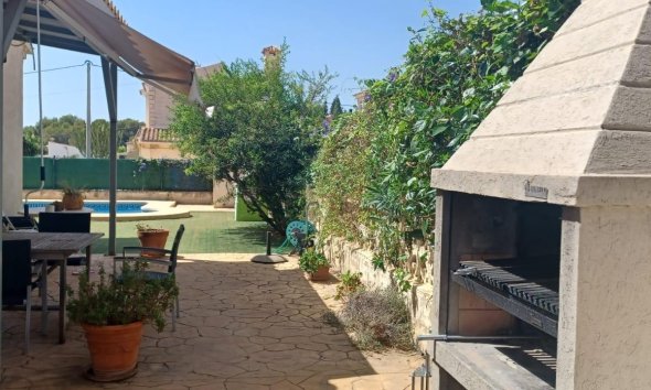 Herverkoop - Villa -
La Nucía