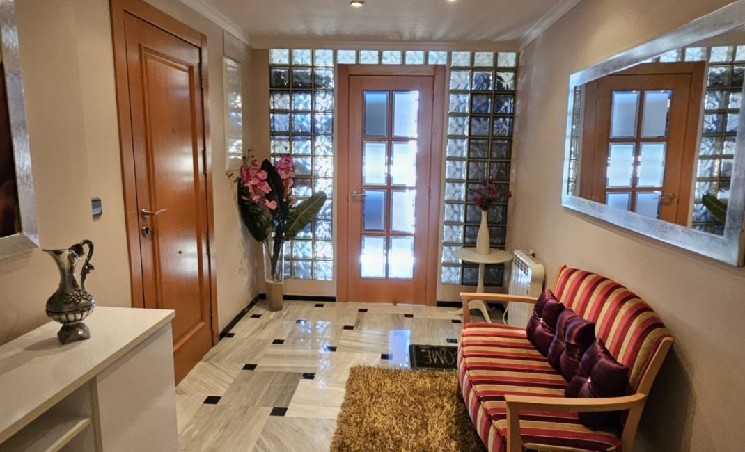 Resale - Apartment / flat -
Benidorm - Levante