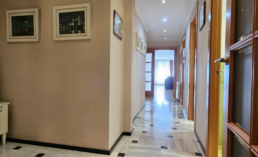 Resale - Apartment / flat -
Benidorm - Levante