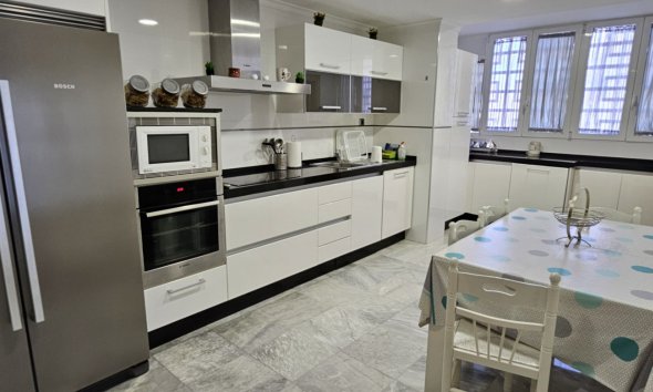 Resale - Apartment / flat -
Benidorm - Levante