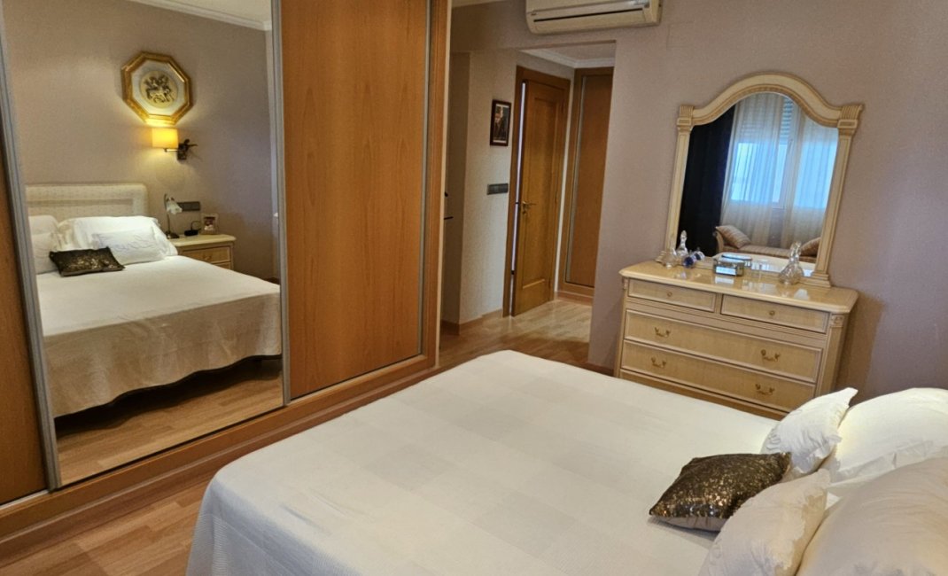 Resale - Apartment / flat -
Benidorm - Levante