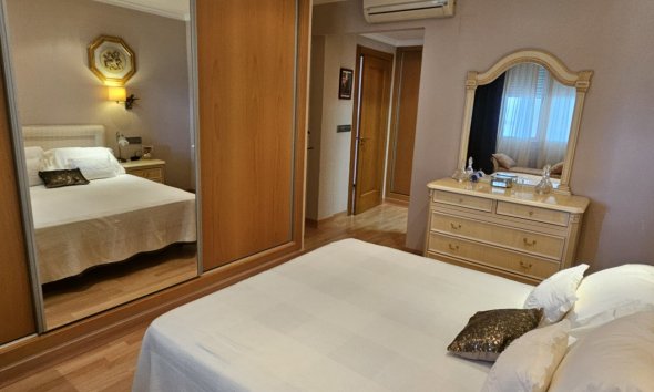 Resale - Apartment / flat -
Benidorm - Levante